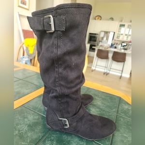 Black boots size 7.5